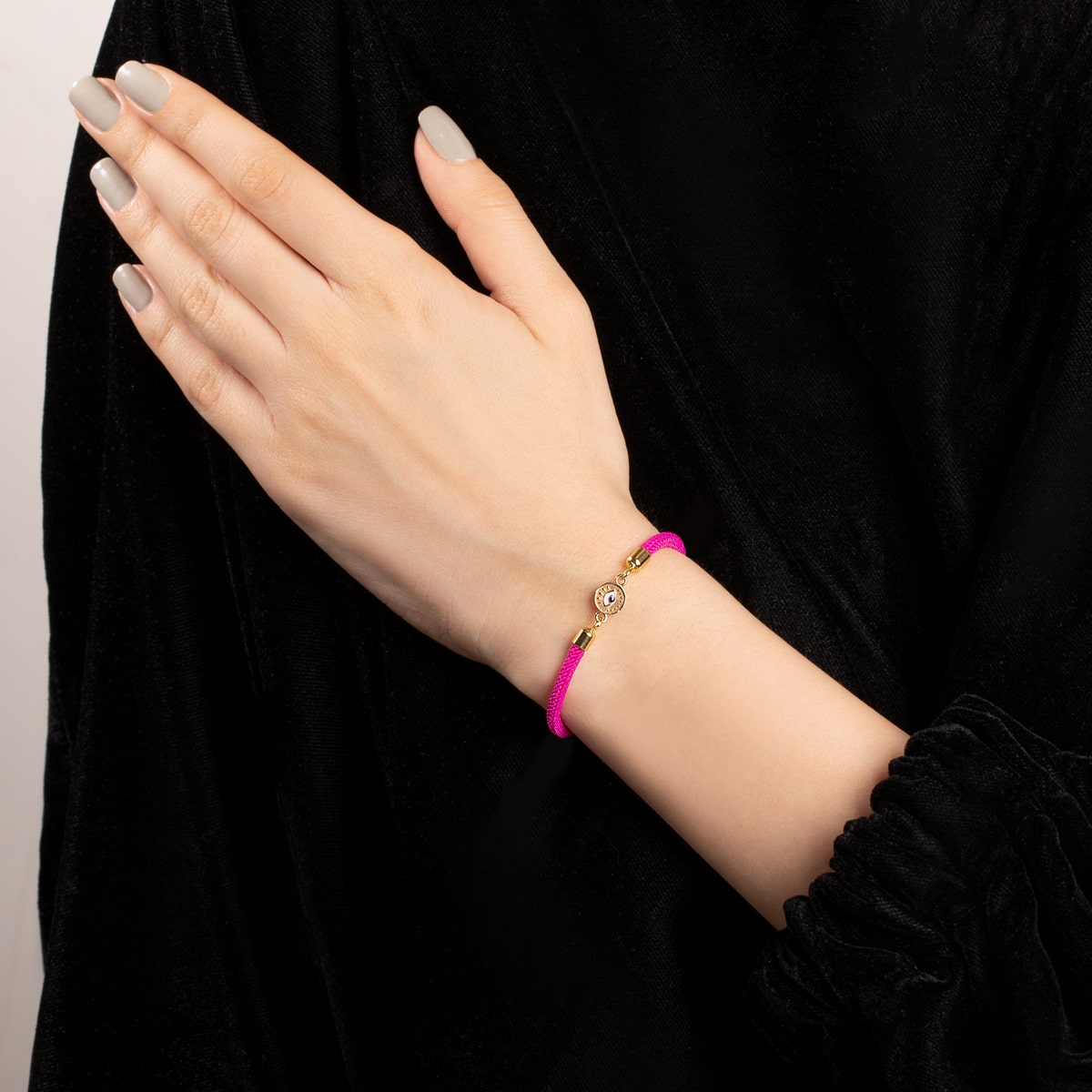 سوار من خيط المينا على شكل عين