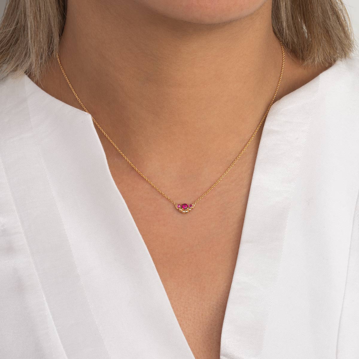 قلادة لوحة روبي