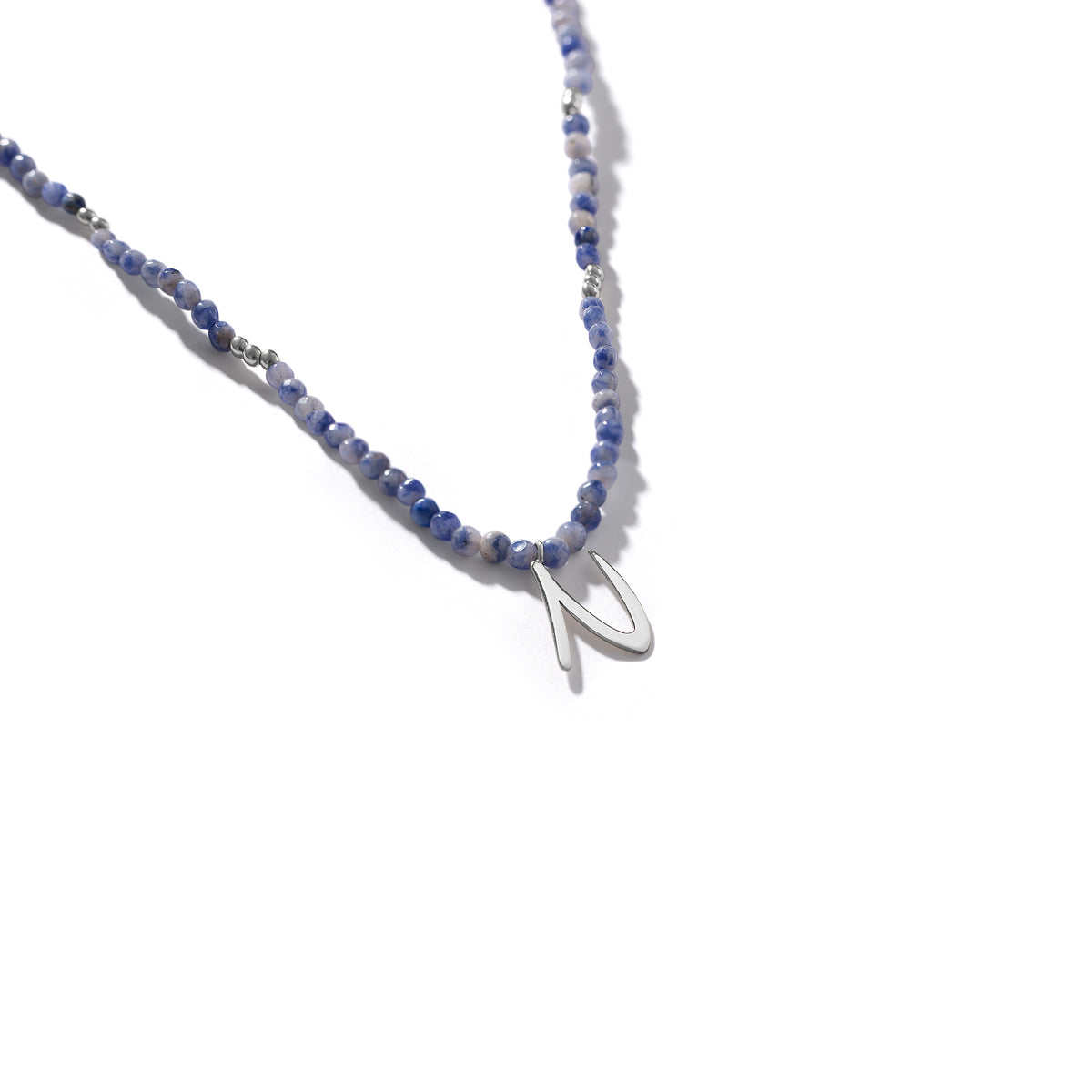 قلادة بحجر حرف N أميتيس