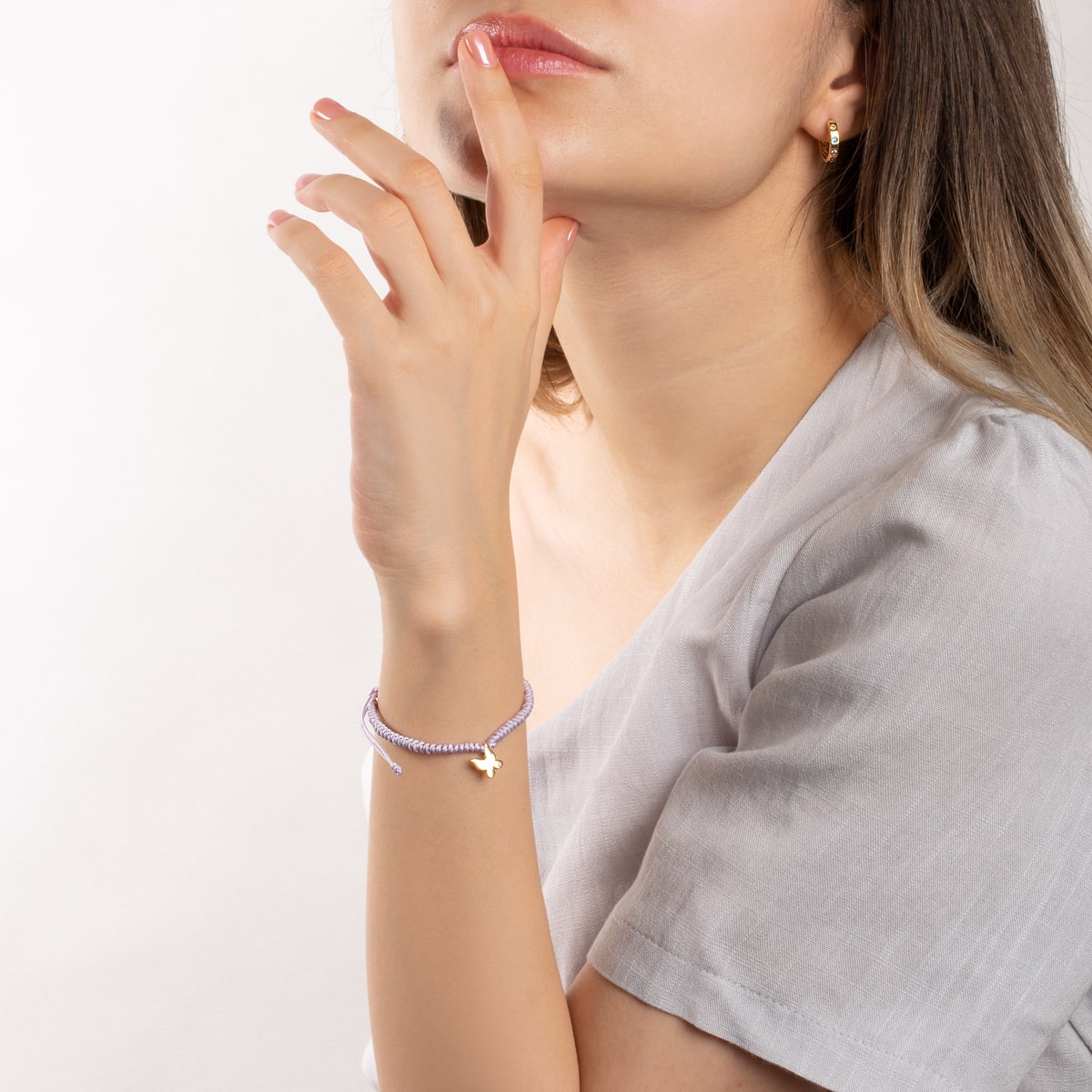 سوار حبلي على شكل فراشة