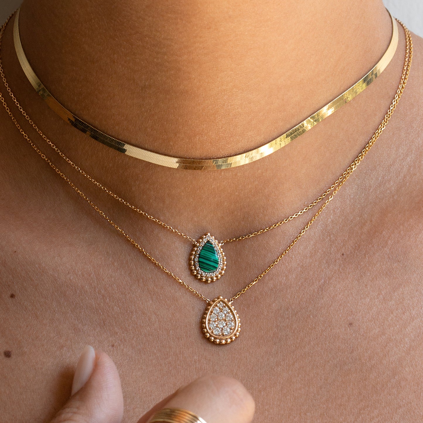 الملكيت ريفا قلادة