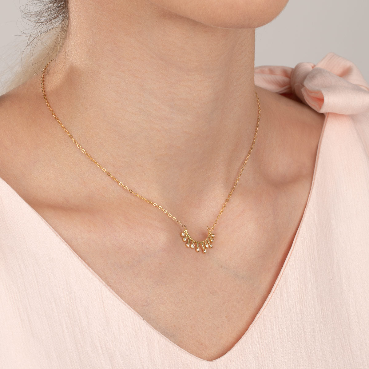 قلادة على شكل سلسلة قطرات